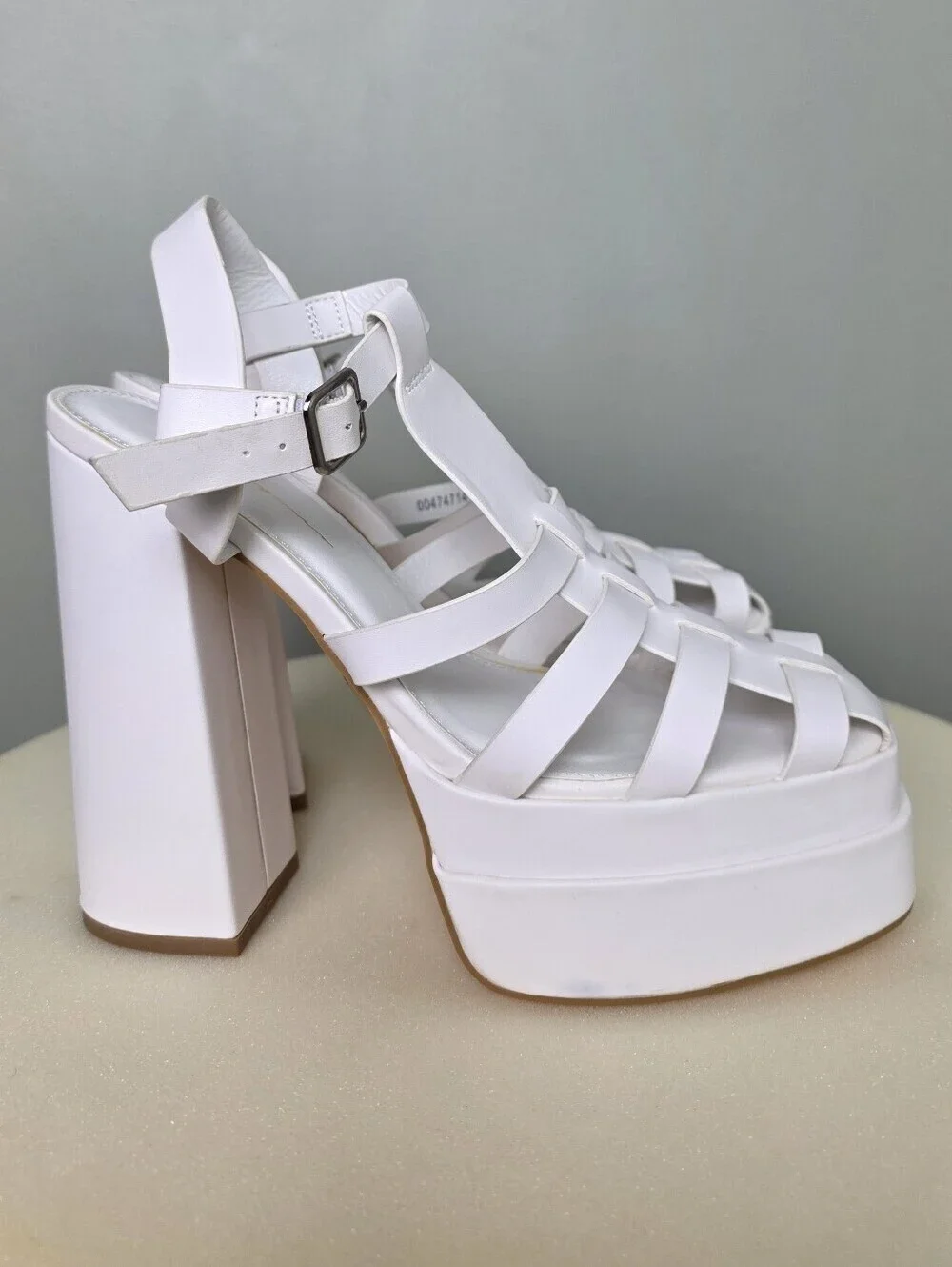 Olivia Jaymes White Cage Strappy Chunky Block Heel Platform Fisherman Sandal 7.5